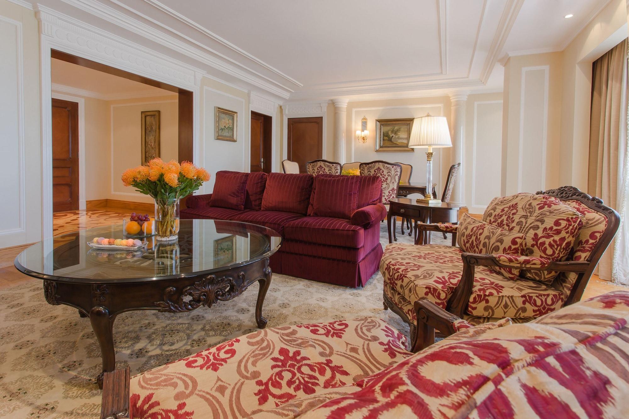 The Regency Hotel Kuwait Kuwait City Exterior photo A suite at the hotel