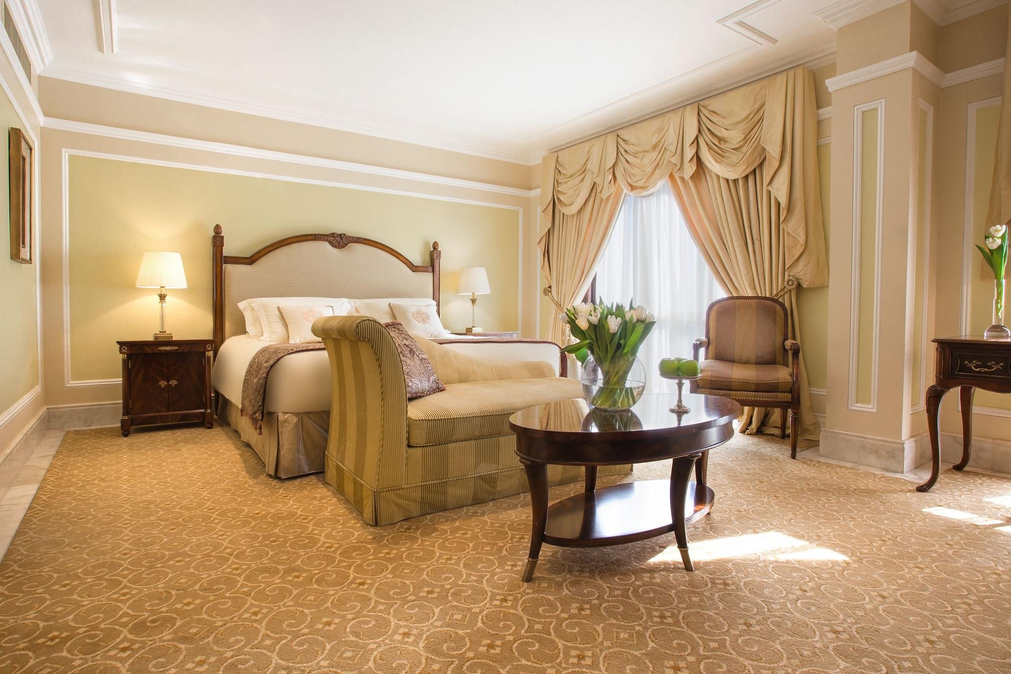 The Regency Hotel Kuwait Kuwait City Exterior photo A bedroom at the Ritz-Carlton, Boston