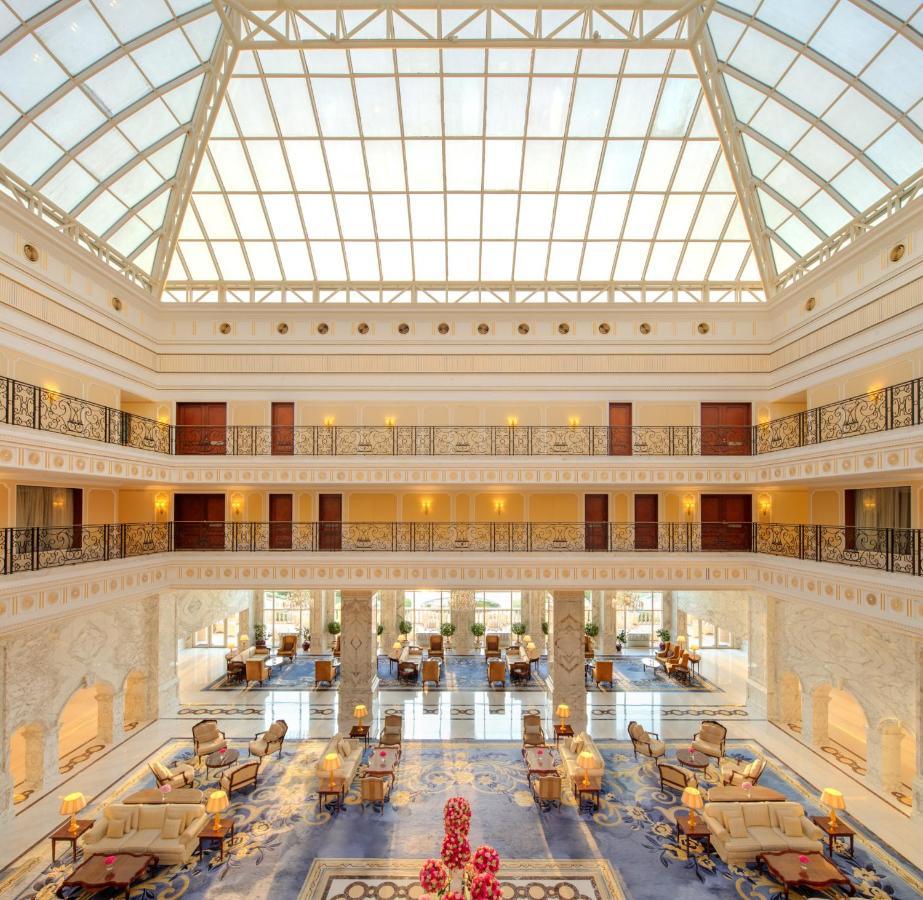 The Regency Hotel Kuwait Kuwait City Exterior photo The lobby