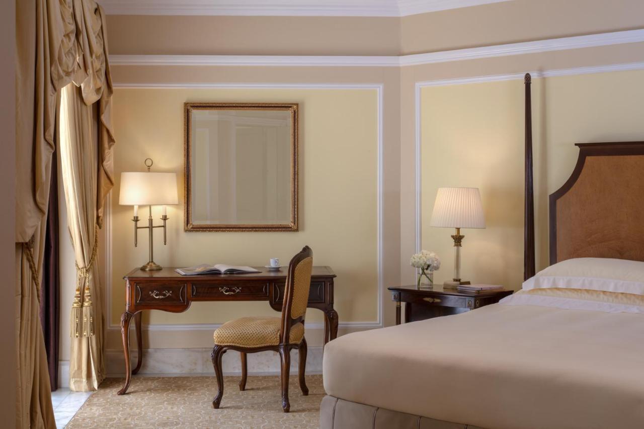 The Regency Hotel Kuwait Kuwait City Exterior photo A bedroom at the Four Seasons Hotel