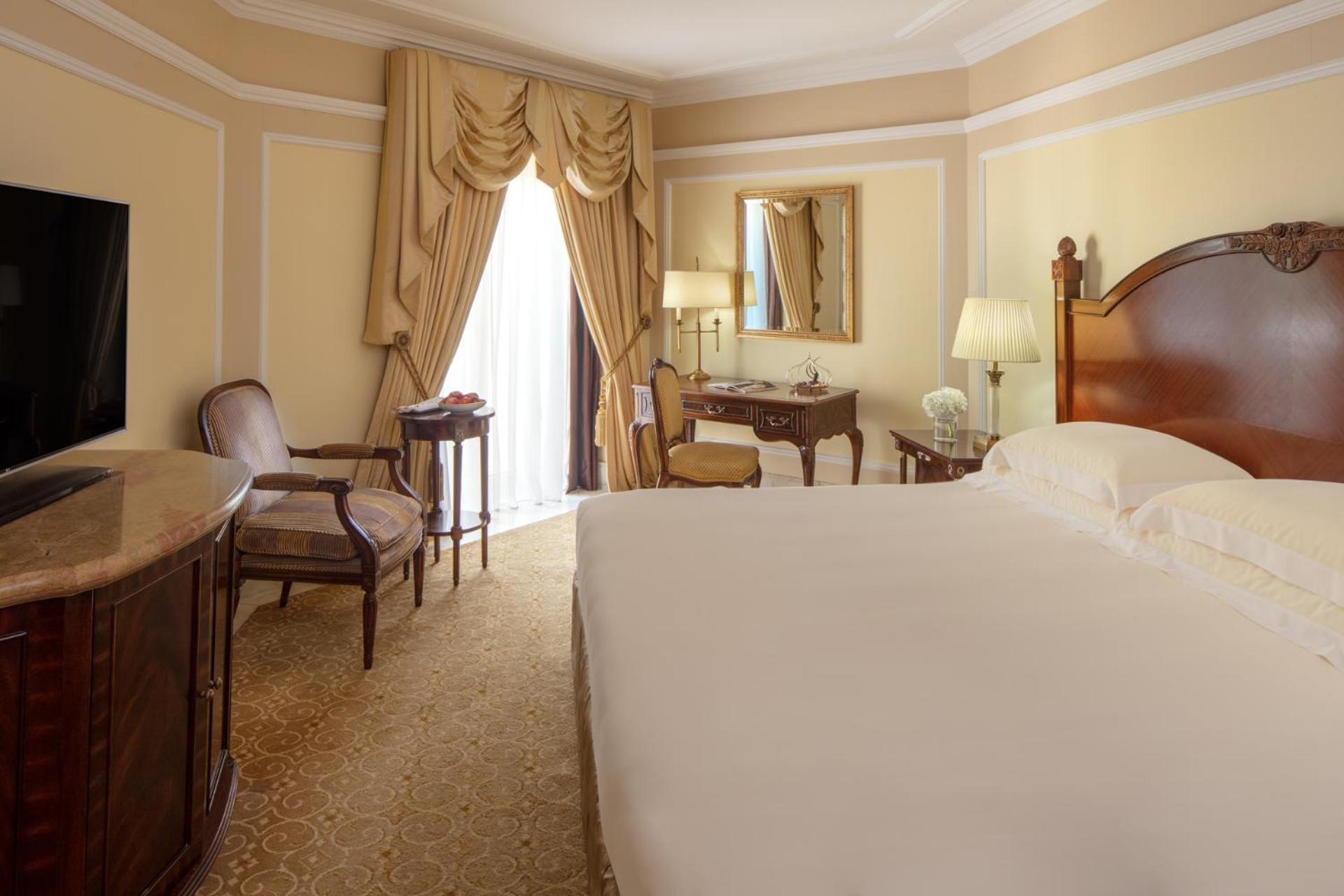 The Regency Hotel Kuwait Kuwait City Exterior photo