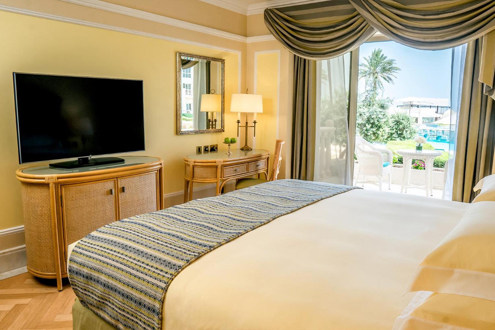 The Regency Hotel Kuwait Kuwait City Exterior photo Deluxe Room