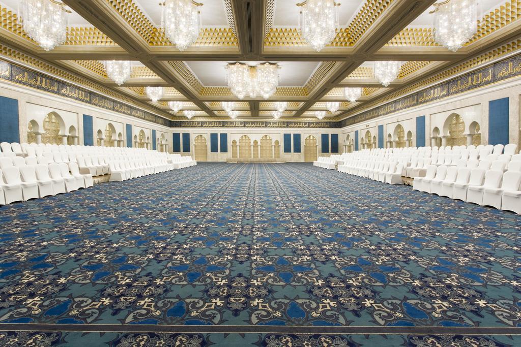 The Regency Hotel Kuwait Kuwait City Exterior photo The interior of the main hall
